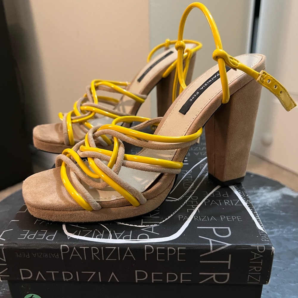 New in the box Patrizia Pepe yellow and tan heels, size 37
